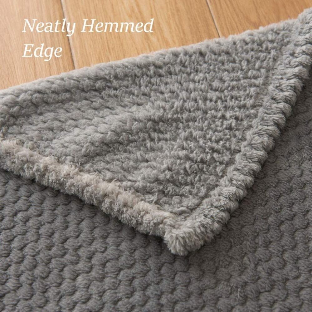 New Waffle Pattern Fleece Throw. - Picture 4 of 8